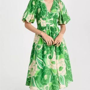 NWT/farmrio/Floral/paisleyGreen Dress.
Preppy puff sleeves